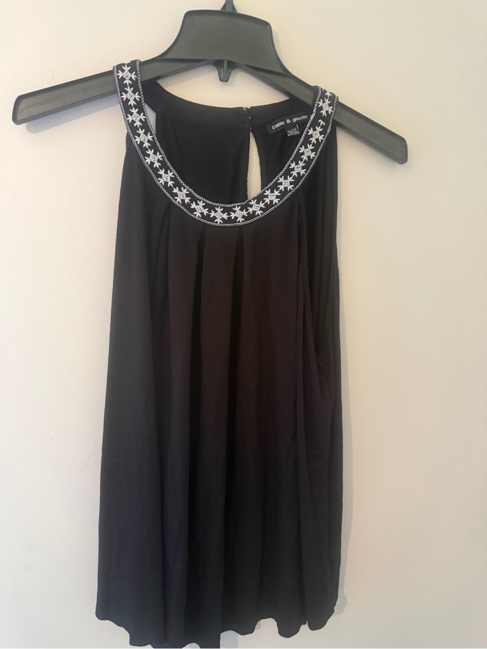 Cable & Gauge Black White Embroidered Flowy Halter Top size XL